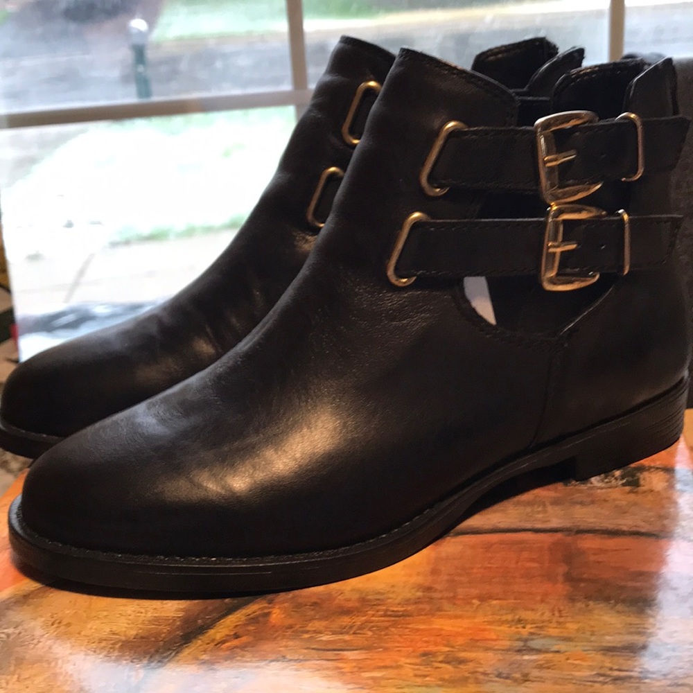 Bella Vita Ramona leather booties 7.5 WW